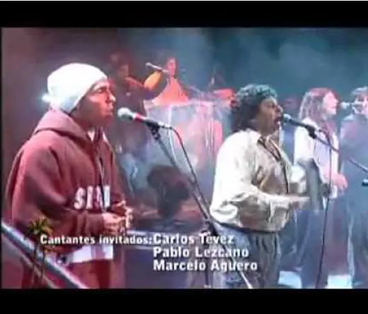 Carlitos Tevez cant junto a Los Palmeras en el Gran Rex.